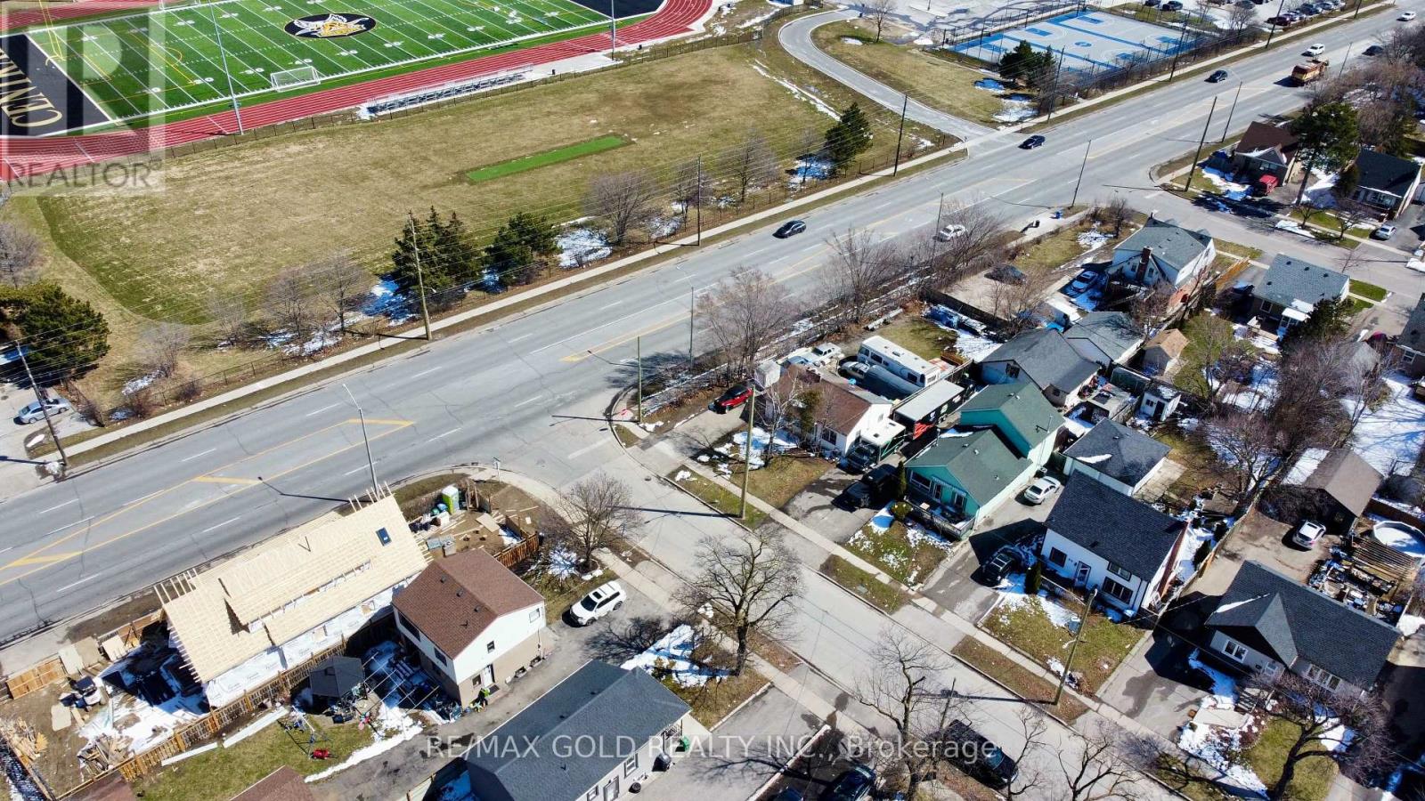 103 Woodward Avenue, Brampton, Ontario  L6V 1K5 - Photo 4 - W8233918