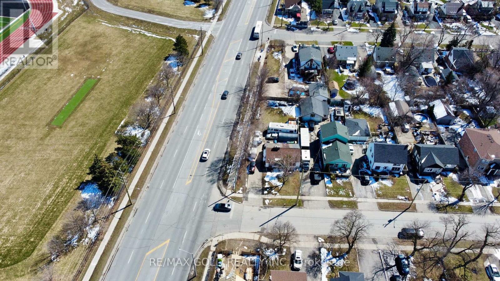 103 Woodward Avenue, Brampton, Ontario  L6V 1K5 - Photo 5 - W8233918
