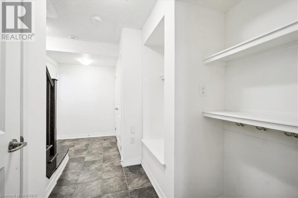 279 Ellen Davidson Drive S, Oakville, Ontario  L6M 0V6 - Photo 5 - 40571248
