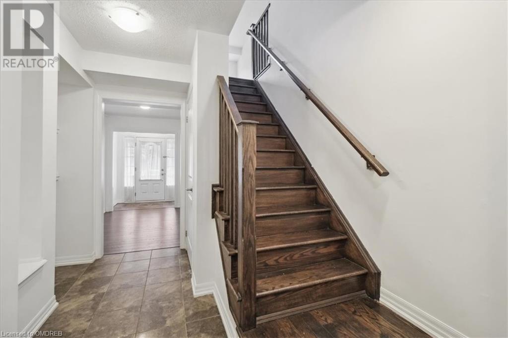 279 Ellen Davidson Drive S, Oakville, Ontario  L6M 0V6 - Photo 6 - 40571248