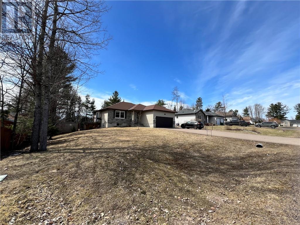 229 ORIOLE CRESCENT Petawawa