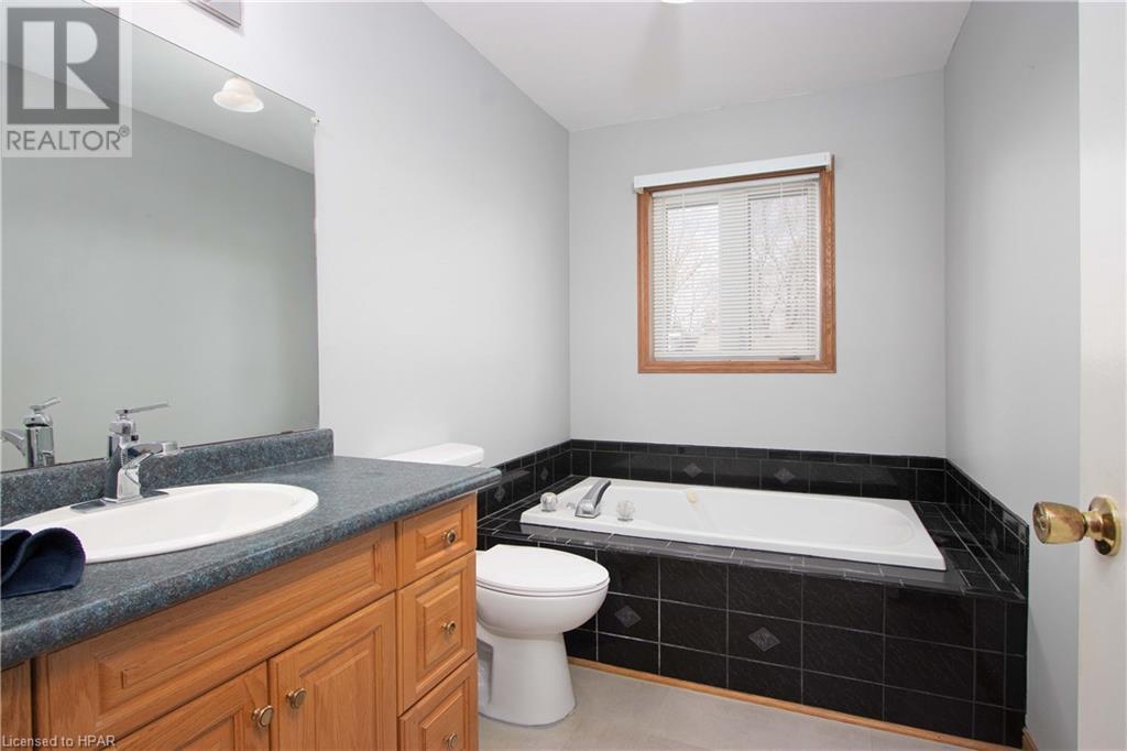 47 Albert Street, Mitchell, Ontario  N0K 1N0 - Photo 11 - 40569347