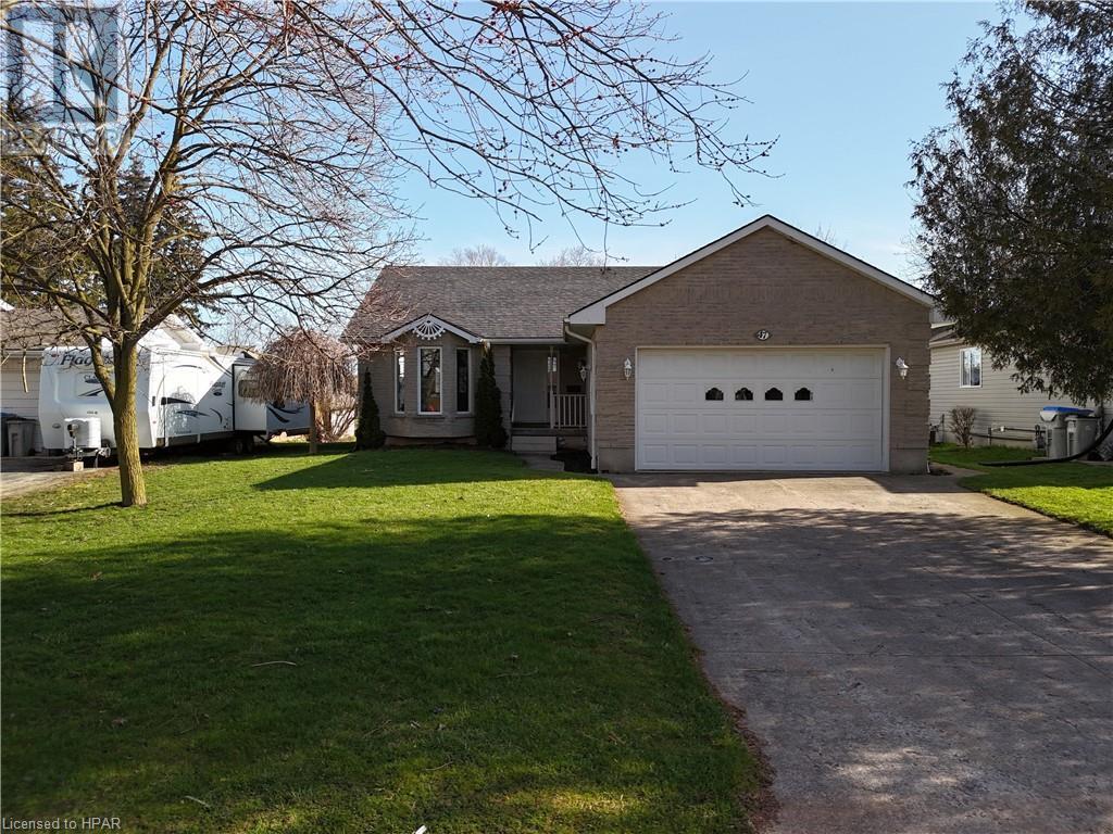 47 Albert Street, Mitchell, Ontario  N0K 1N0 - Photo 2 - 40569347