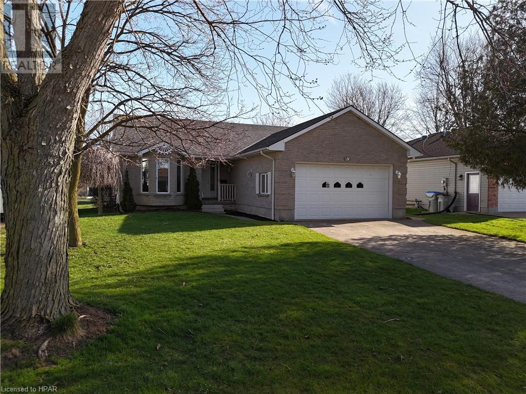 47 Albert Street, Mitchell, Ontario  N0K 1N0 - Photo 3 - 40569347