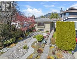 228 W 27th Street, North Vancouver, Ca