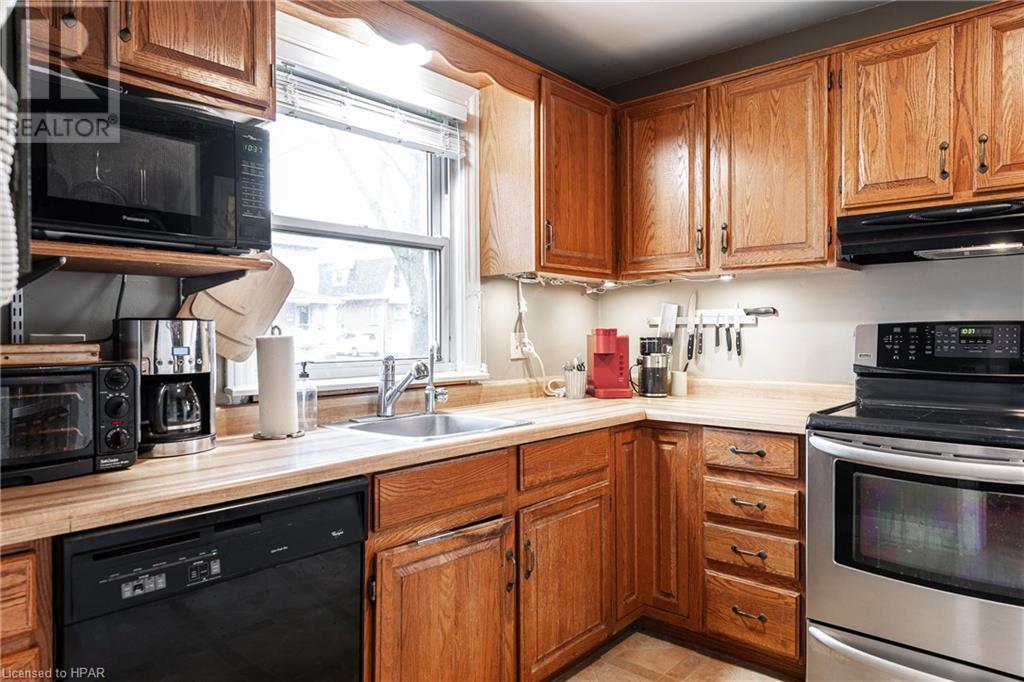 220 John Street N, Stratford, Ontario  N5A 6L8 - Photo 8 - 40537460