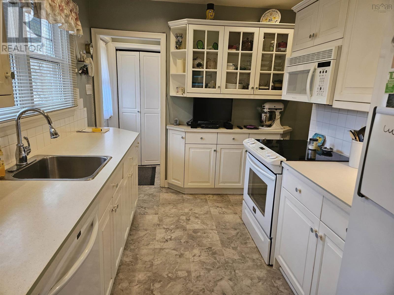 105 Hillcrest Street, Bridgewater, Nova Scotia  B4V 1T2 - Photo 15 - 202407220