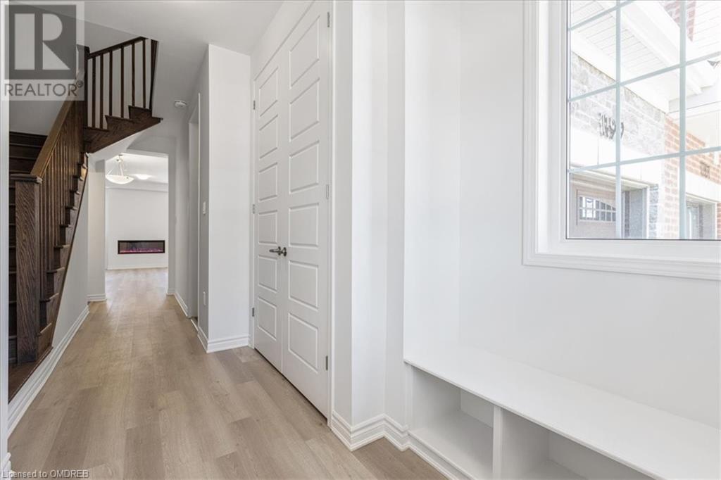 1199 Tanbark Avenue, Oakville, Ontario  L6H 3X1 - Photo 4 - 40562539