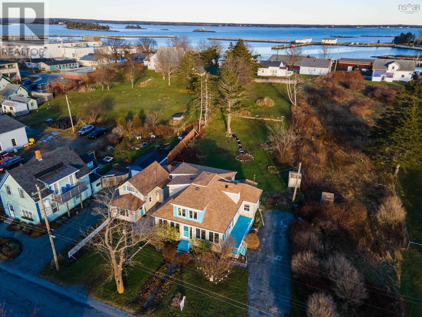 30/32 Hall Street, Lockeport, Nova Scotia  B0T 1L0 - Photo 1 - 202407232