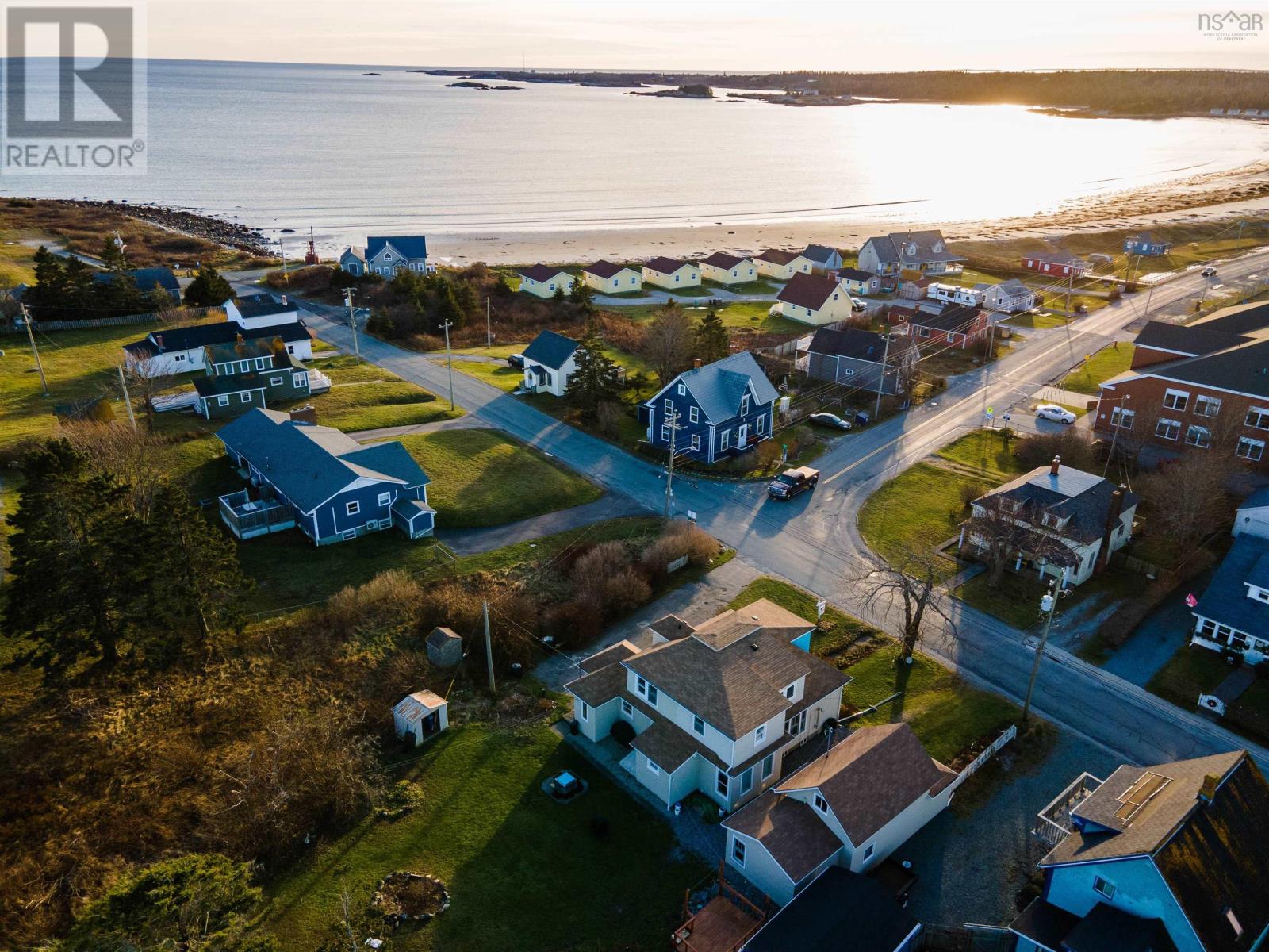 30/32 Hall Street, Lockeport, Nova Scotia  B0T 1L0 - Photo 3 - 202407232