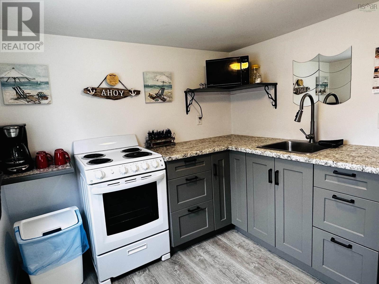 30/32 Hall Street, Lockeport, Nova Scotia  B0T 1L0 - Photo 39 - 202407232