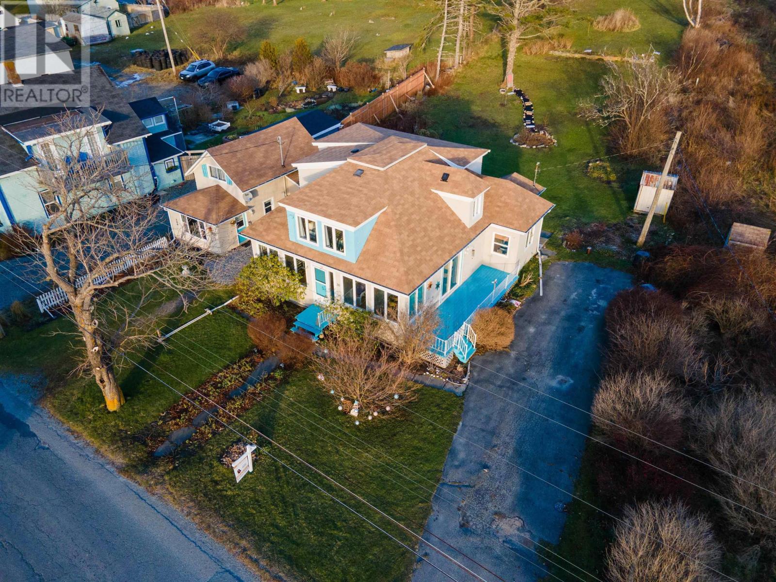 30/32 Hall Street, Lockeport, Nova Scotia  B0T 1L0 - Photo 4 - 202407232