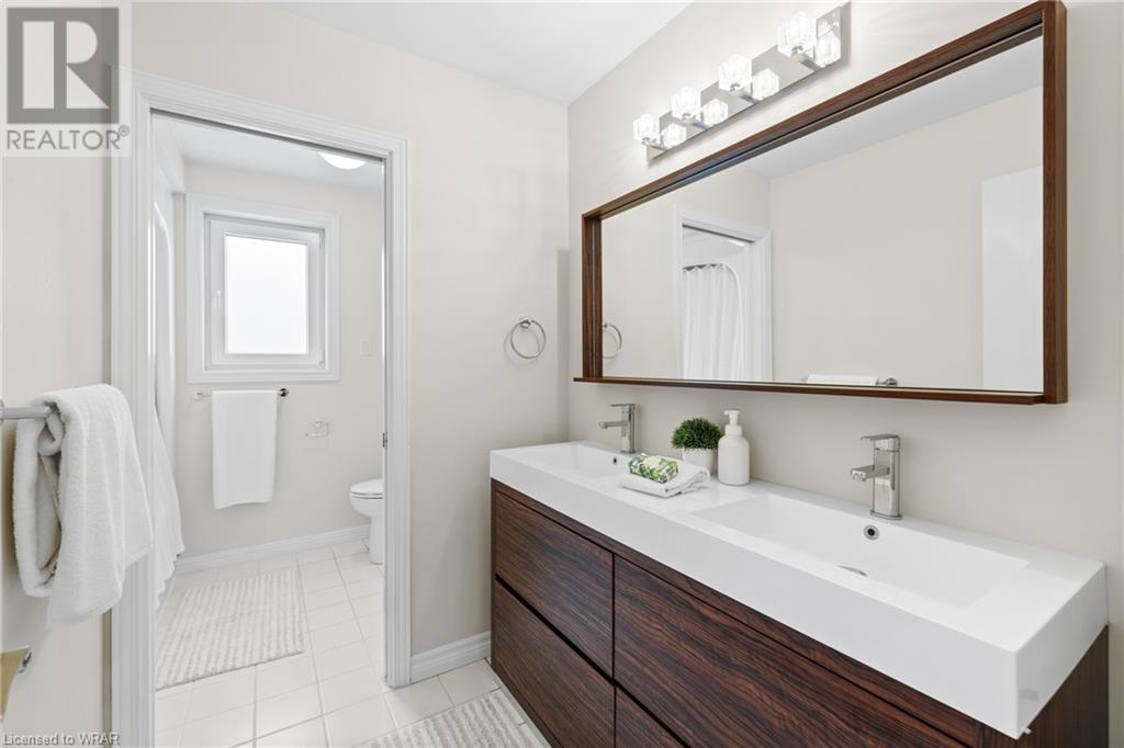 587 Manorwood Court, Waterloo, Ontario  N2K 3L7 - Photo 25 - 40566807