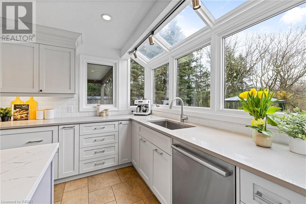 587 Manorwood Court, Waterloo, Ontario  N2K 3L7 - Photo 12 - 40566807