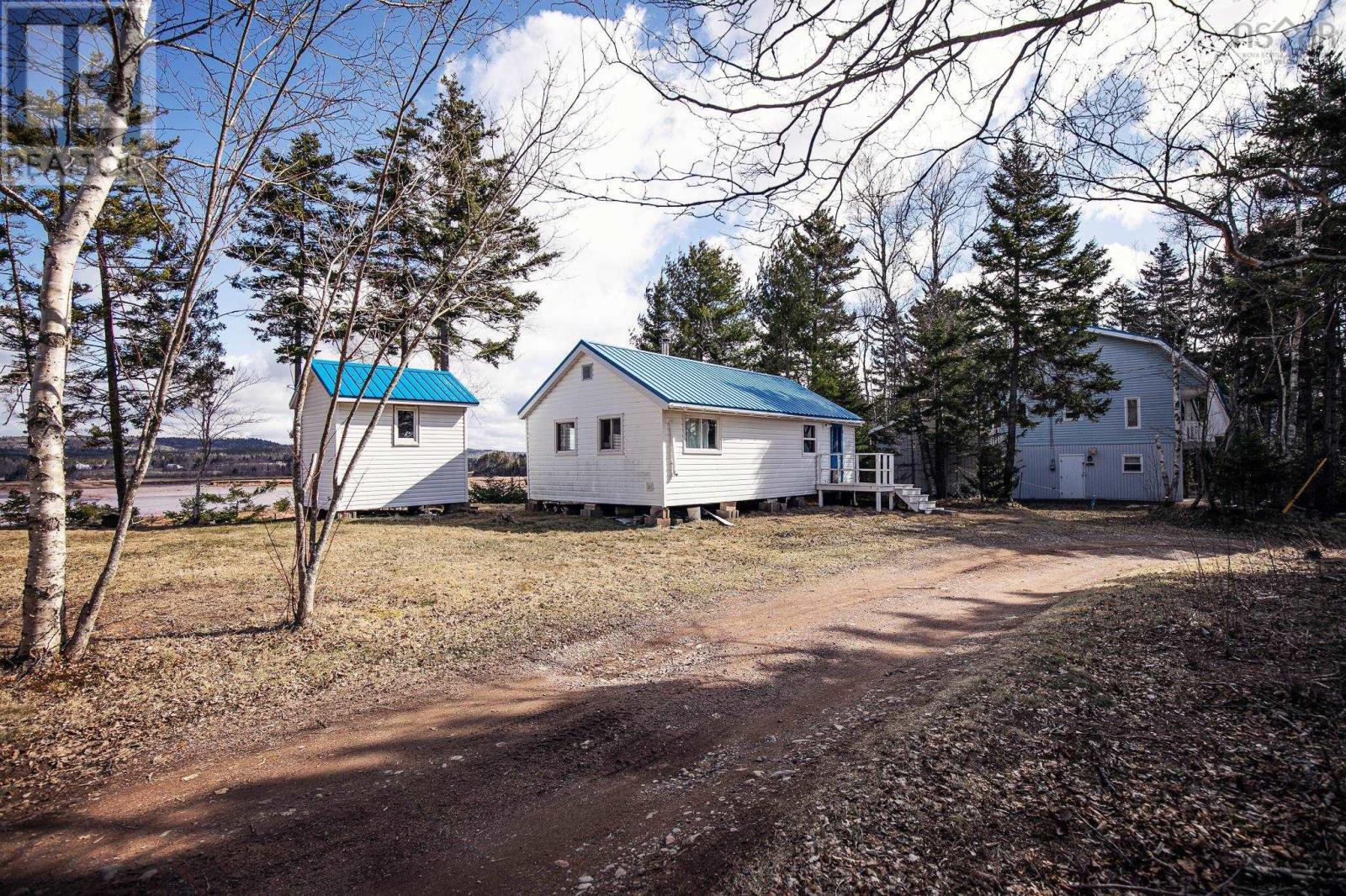 16 Sand Point Hill Lane, Five Islands, Nova Scotia  B0M 1K0 - Photo 1 - 202407237