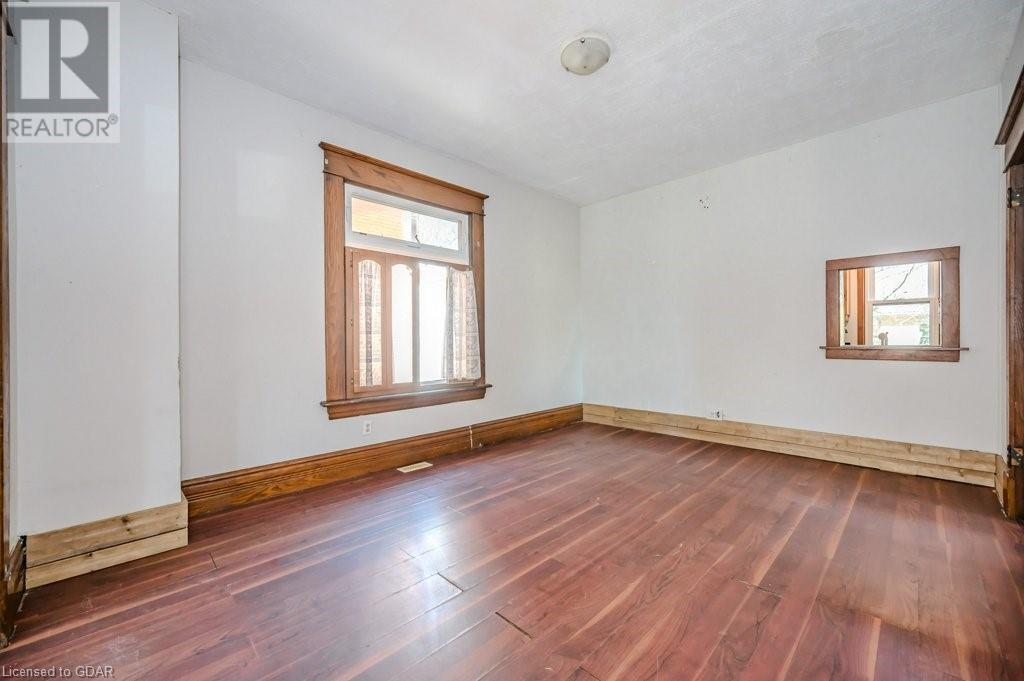 215 Paisley Street, Guelph, Ontario  N1H 2P5 - Photo 6 - 40572035