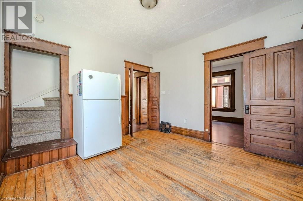 215 Paisley Street, Guelph, Ontario  N1H 2P5 - Photo 9 - 40572035