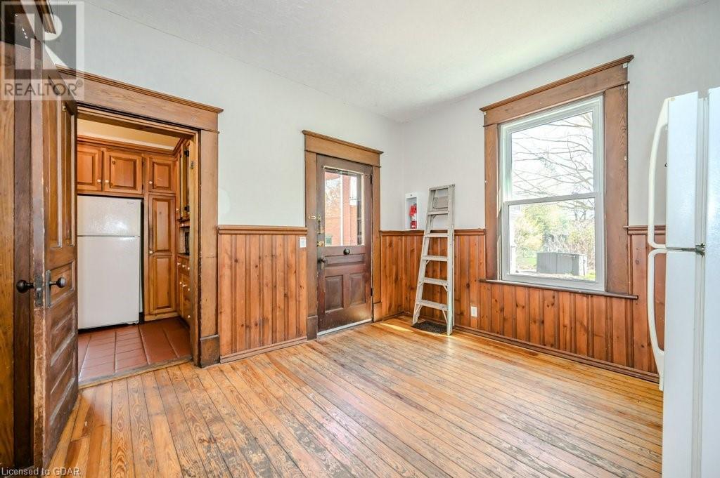 215 Paisley Street, Guelph, Ontario  N1H 2P5 - Photo 7 - 40572024