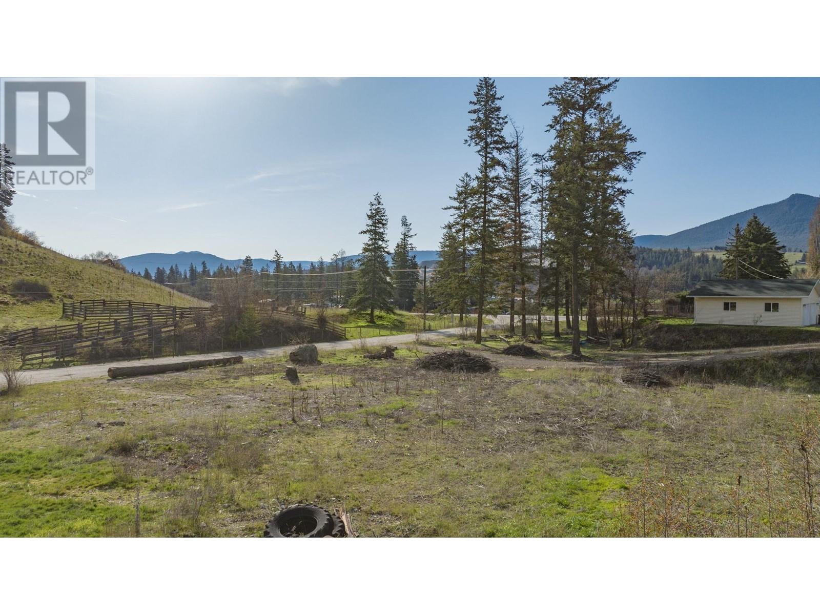 5531 6 Highway, Coldstream, British Columbia  V1B 3E2 - Photo 3 - 10310001