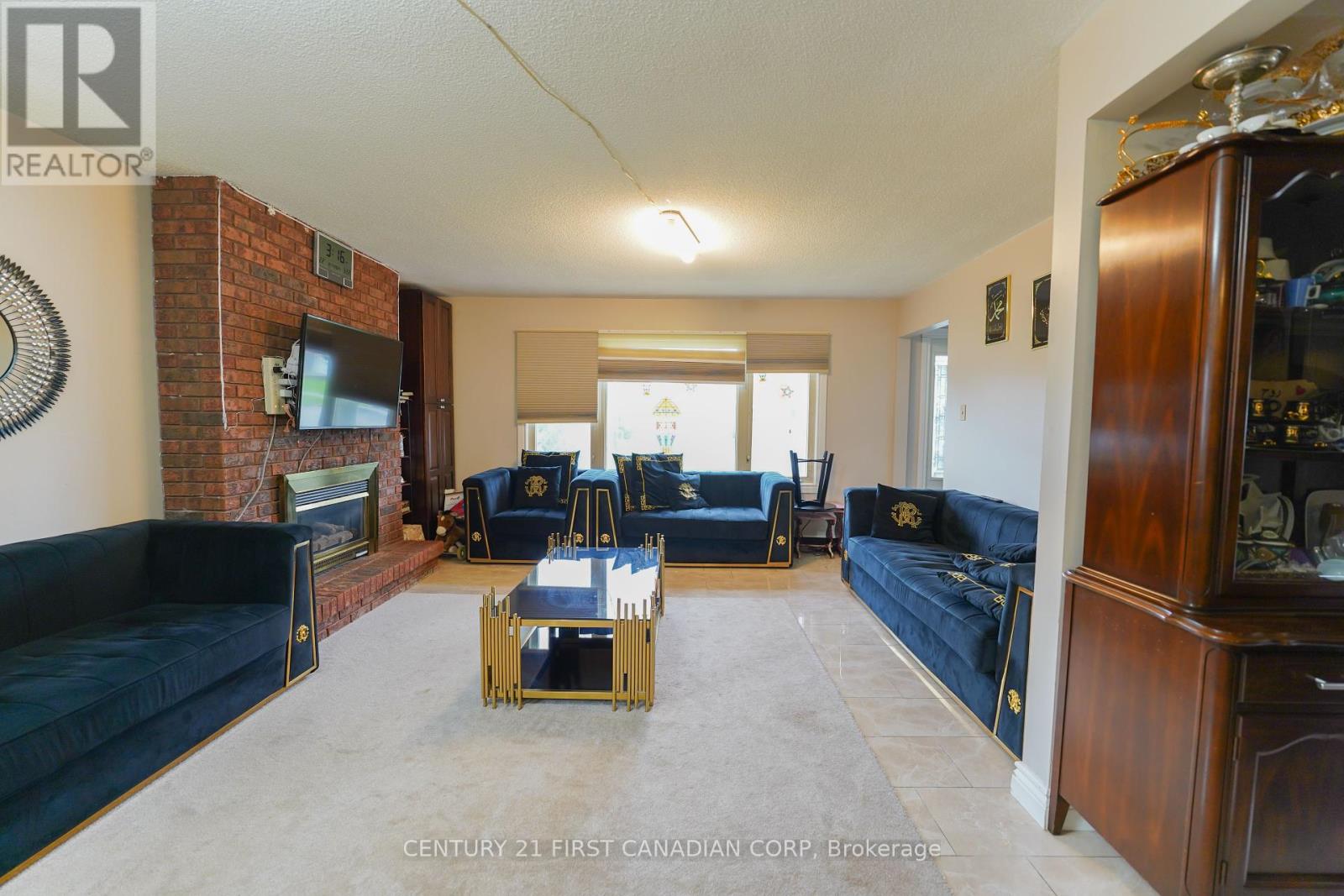 34 Ponderosa Cres, London, Ontario  N6E 2L6 - Photo 5 - X8236380