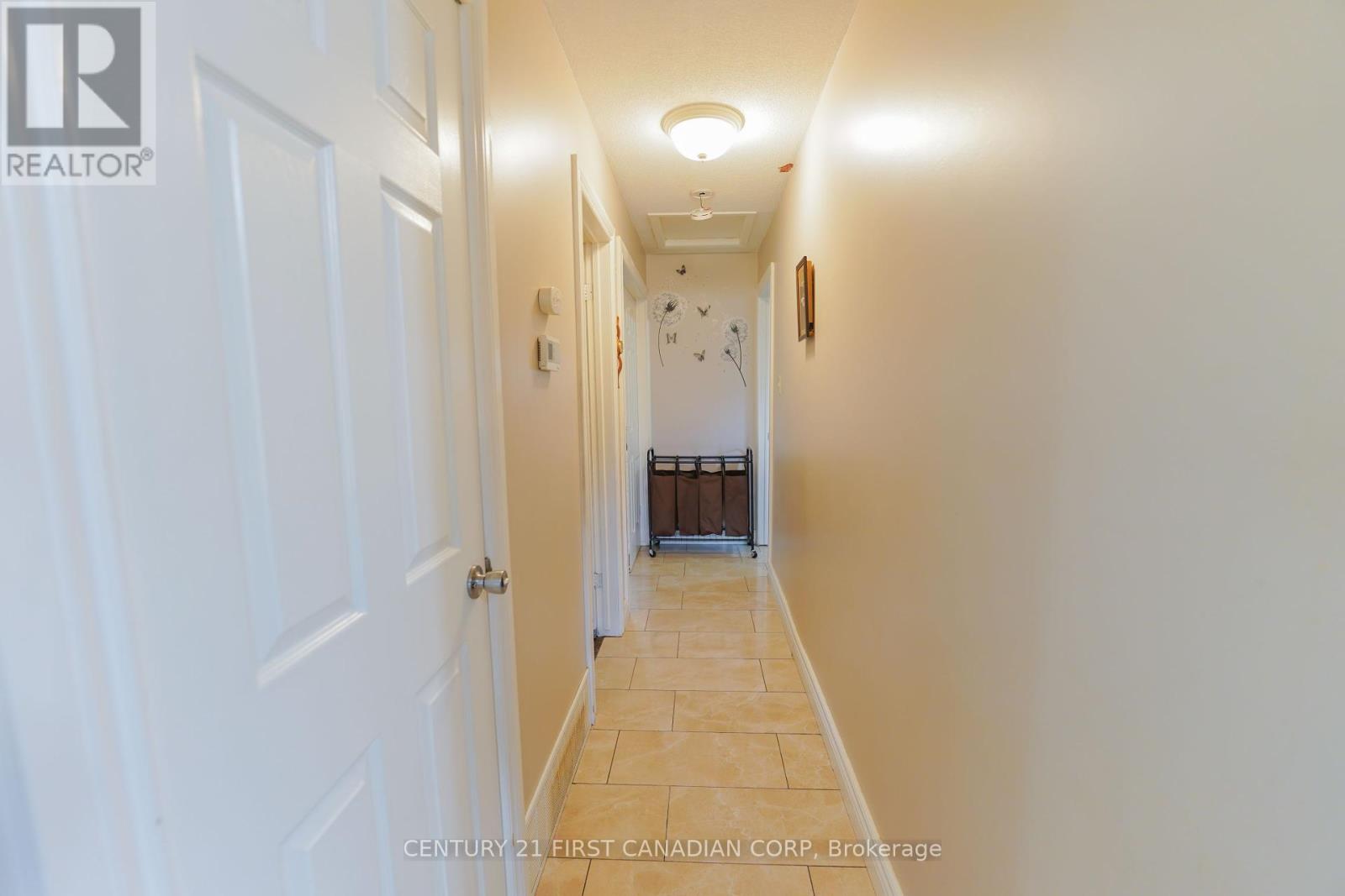 34 Ponderosa Cres, London, Ontario  N6E 2L6 - Photo 8 - X8236380