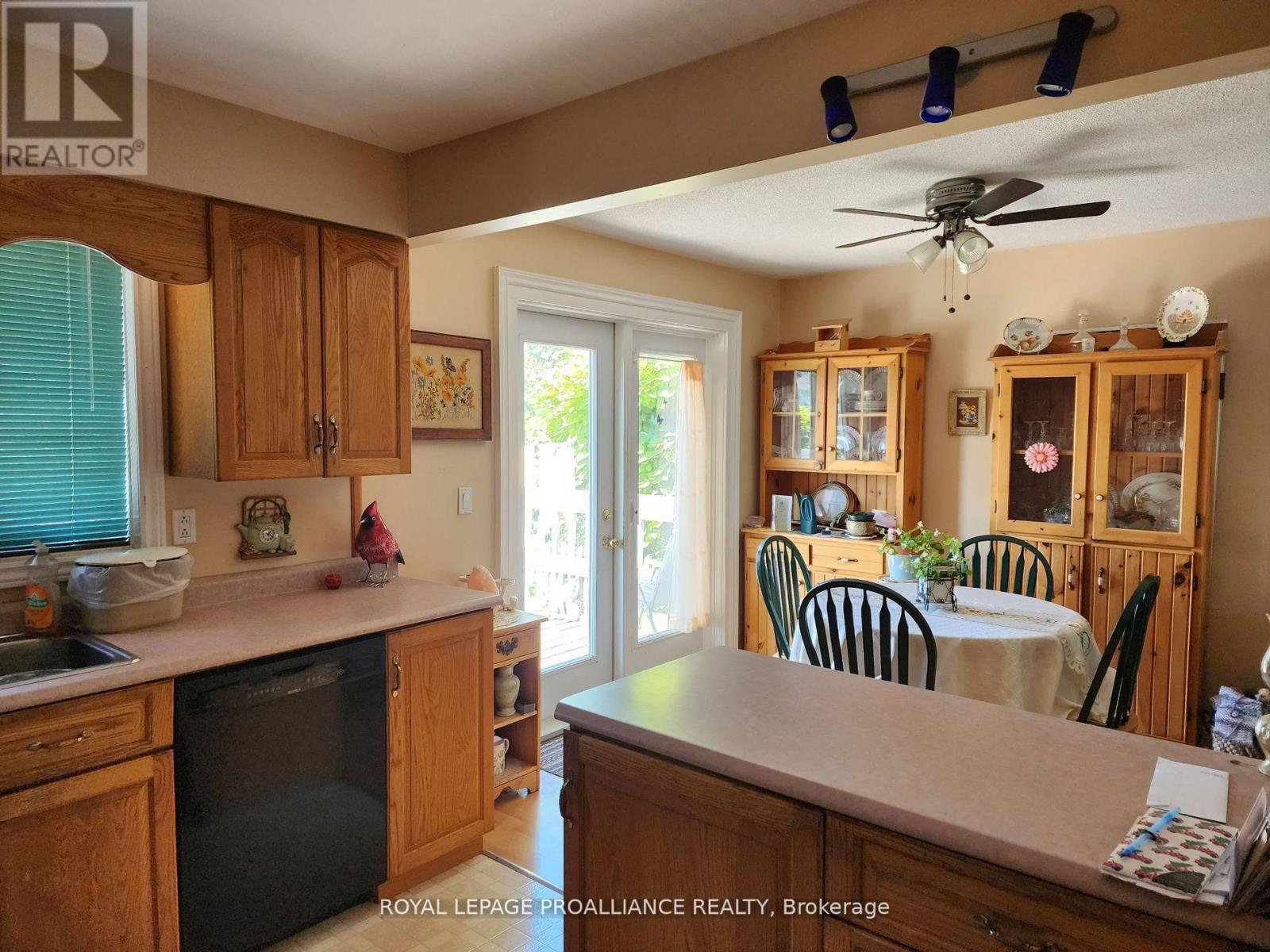 31 Harbourview Cres, Prince Edward County, Ontario  K0K 3L0 - Photo 10 - X8054452