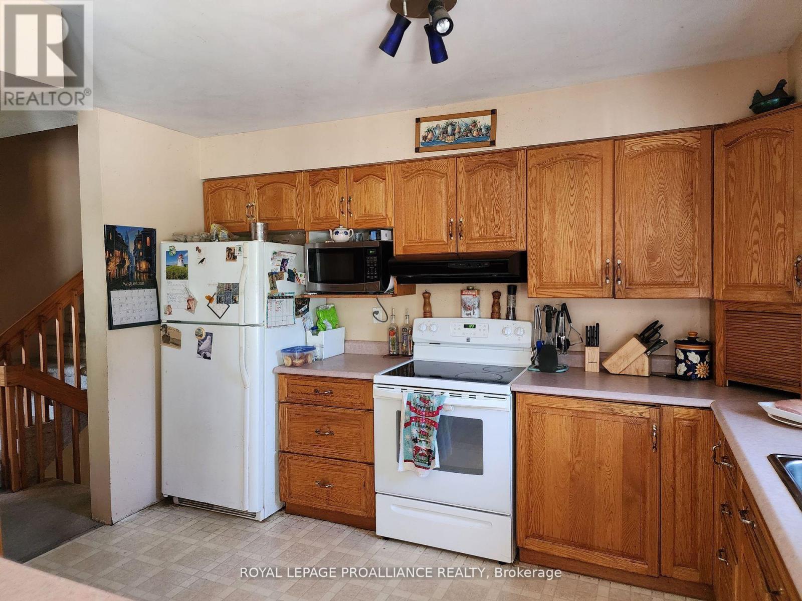 31 Harbourview Cres, Prince Edward County, Ontario  K0K 3L0 - Photo 12 - X8054452