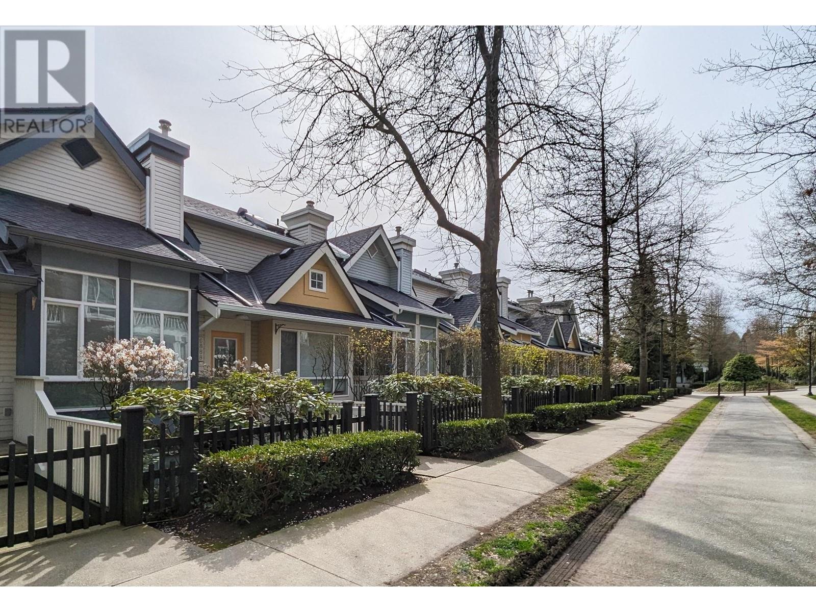 6828 Village Grn, Burnaby, British Columbia  V5E 4K9 - Photo 4 - R2870691