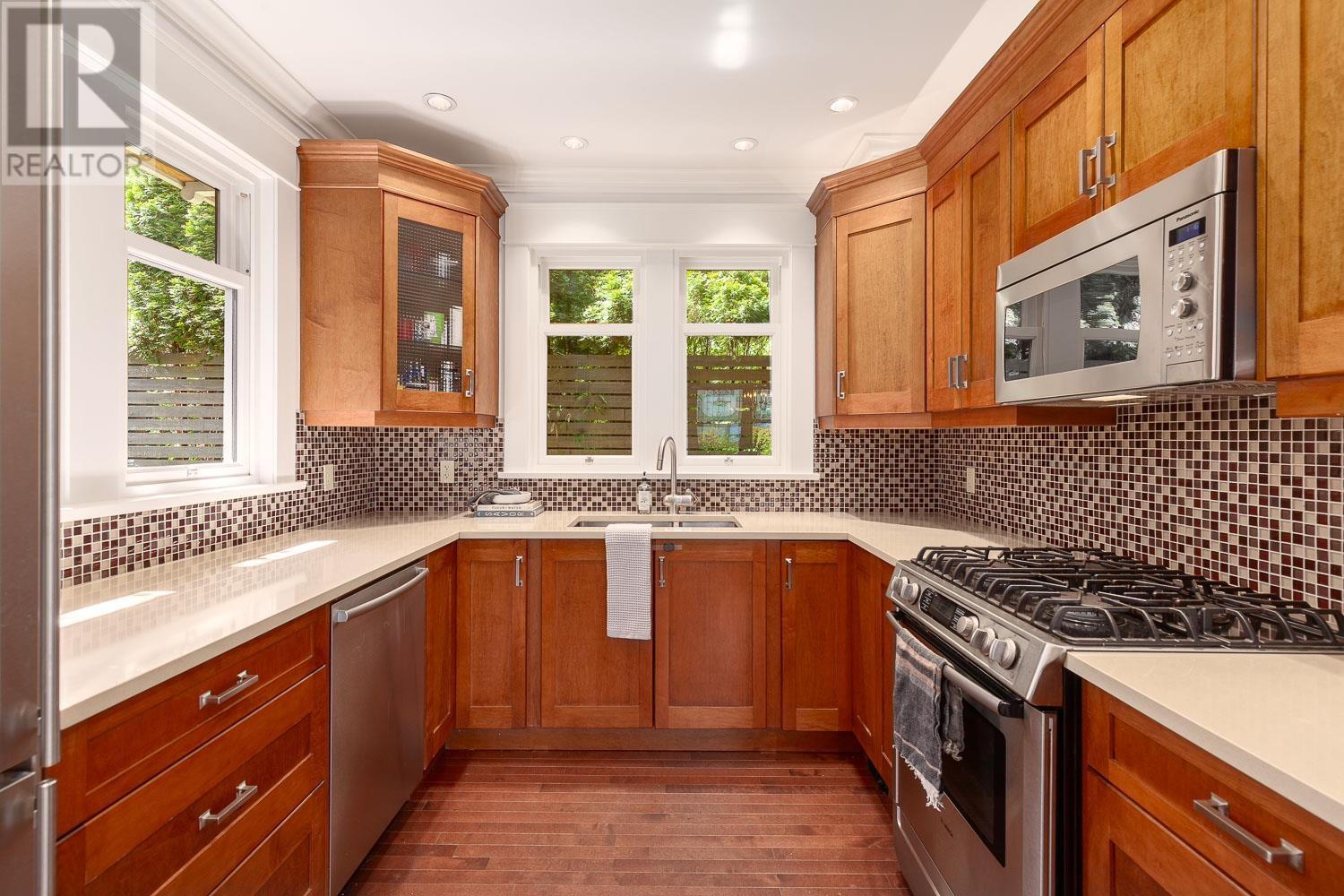 1629 Larch Street, Vancouver, British Columbia  V6K 3N7 - Photo 8 - R2870715