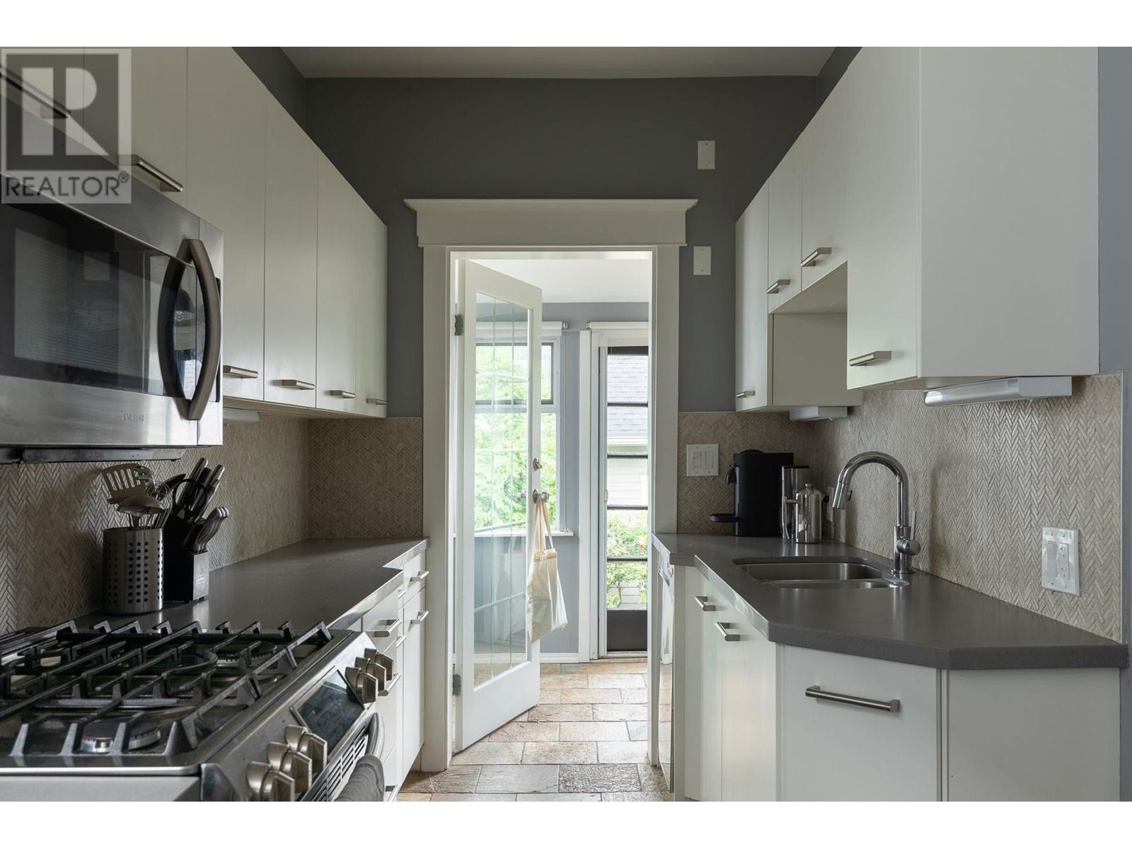 4513 Walden Street, Vancouver, British Columbia  V5V 3S6 - Photo 14 - R2870707