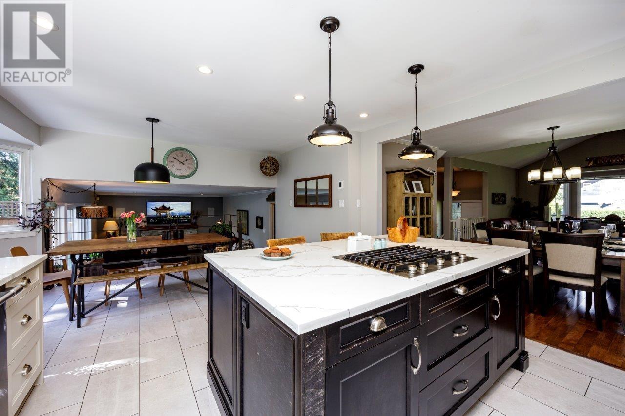 4575 Cliffmont Road, North Vancouver, British Columbia  V7G 1J8 - Photo 10 - R2870734