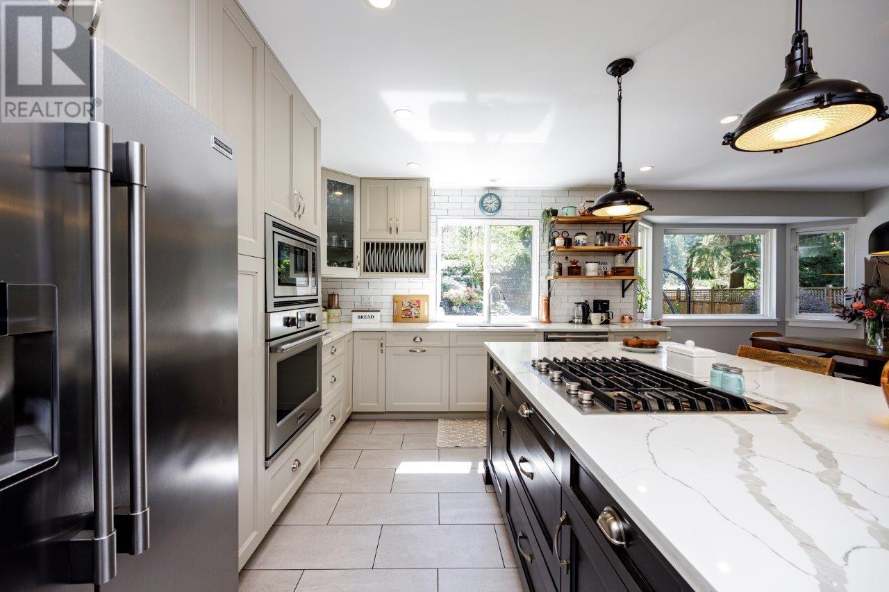 4575 Cliffmont Road, North Vancouver, British Columbia  V7G 1J8 - Photo 11 - R2870734