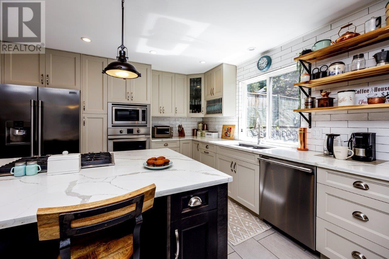 4575 Cliffmont Road, North Vancouver, British Columbia  V7G 1J8 - Photo 12 - R2870734
