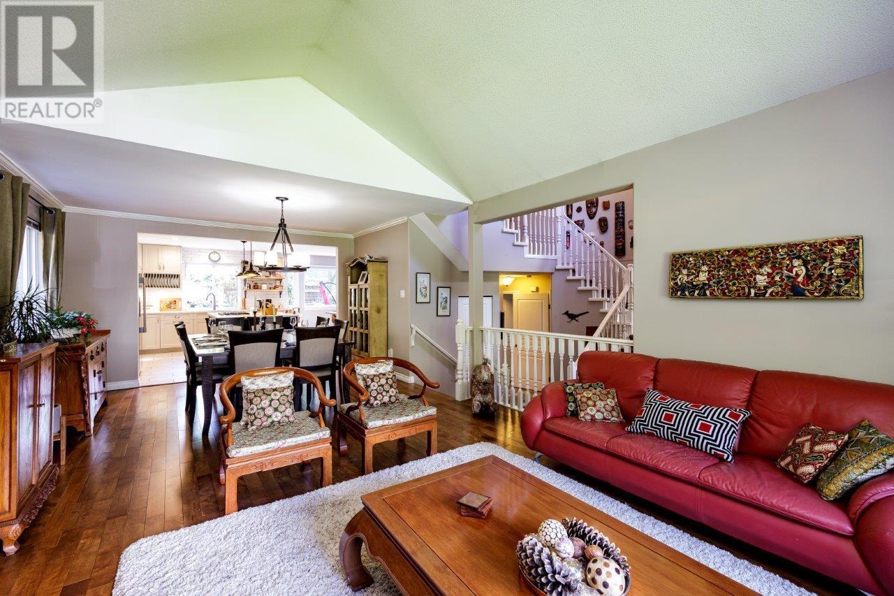 4575 Cliffmont Road, North Vancouver, British Columbia  V7G 1J8 - Photo 7 - R2870734