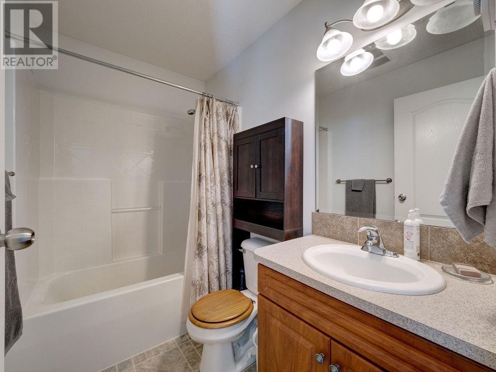 105 4510 Sunshine Coast Highway, Sechelt, British Columbia  V7Z 0T5 - Photo 22 - R2870736