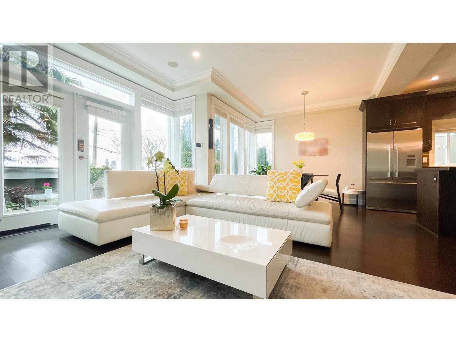 311 E 28th Street, North Vancouver, British Columbia  V7N 1C3 - Photo 8 - R2870741
