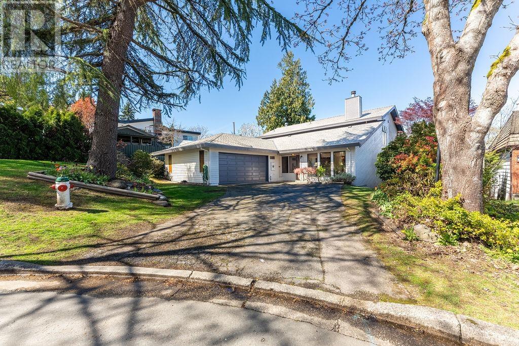 4926 Beamish Court, Burnaby, British Columbia  V5G 3W9 - Photo 2 - R2870786