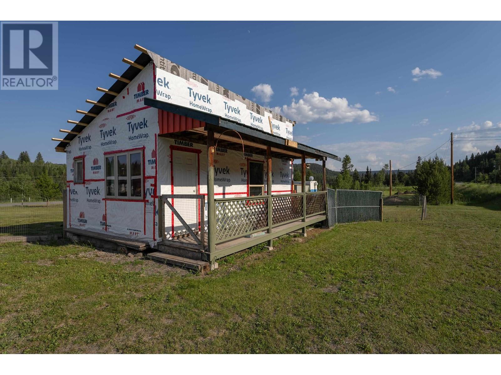 5504 Kennedy Road, 100 Mile House, British Columbia  V0K 2E0 - Photo 5 - R2870417