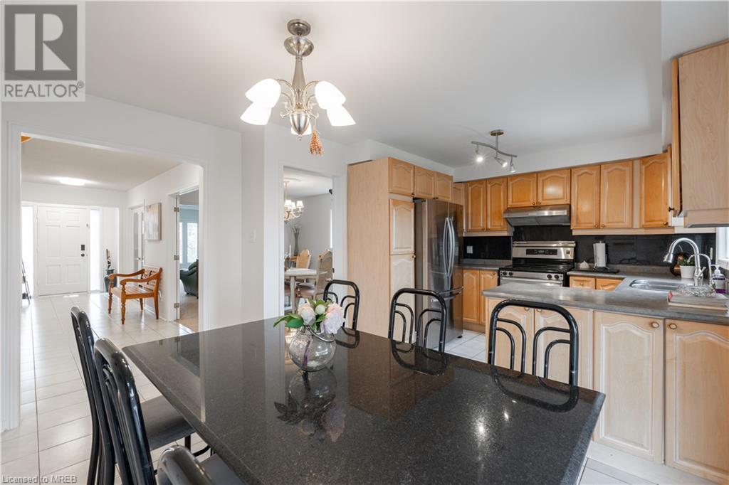 952 Summerbreeze Court, Mississauga, Ontario  L5V 1C9 - Photo 11 - 40560563