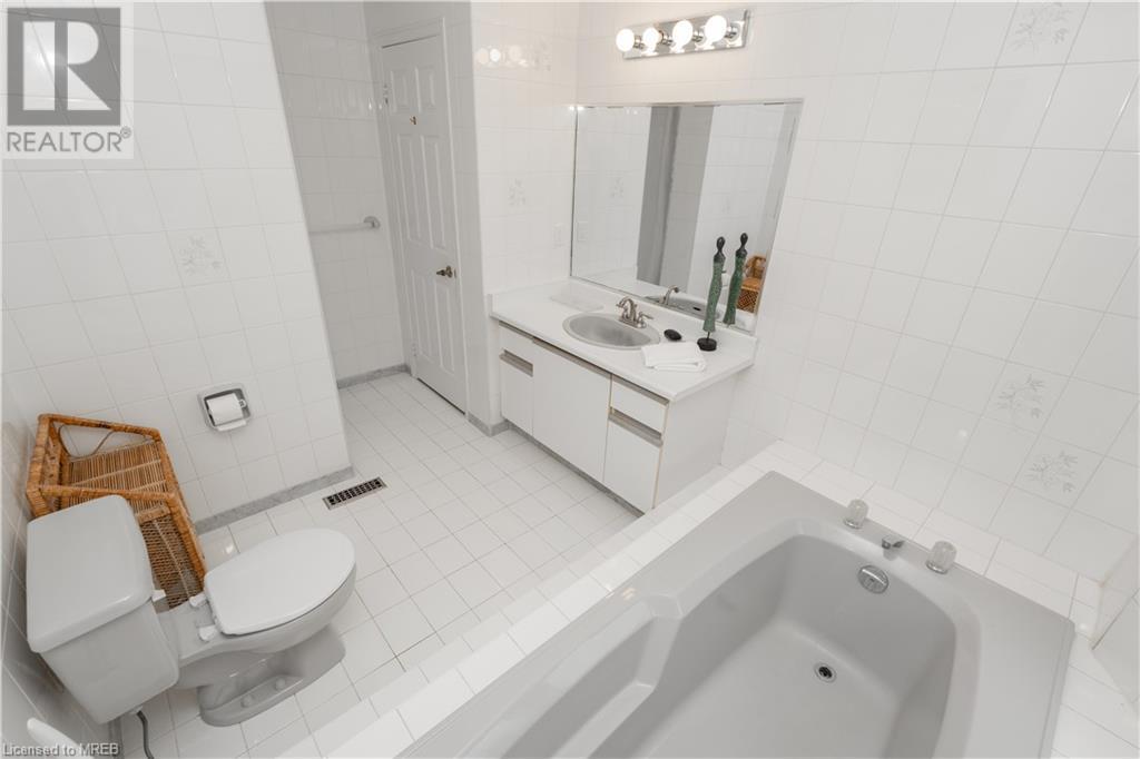 952 Summerbreeze Court, Mississauga, Ontario  L5V 1C9 - Photo 22 - 40560563