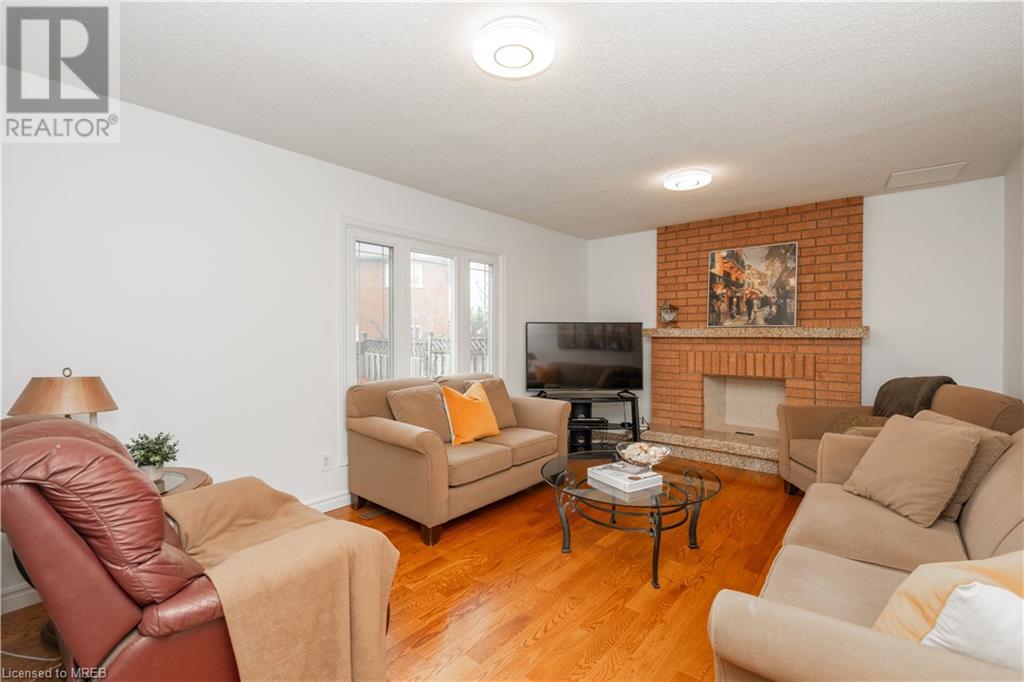 952 Summerbreeze Court, Mississauga, Ontario  L5V 1C9 - Photo 5 - 40560563