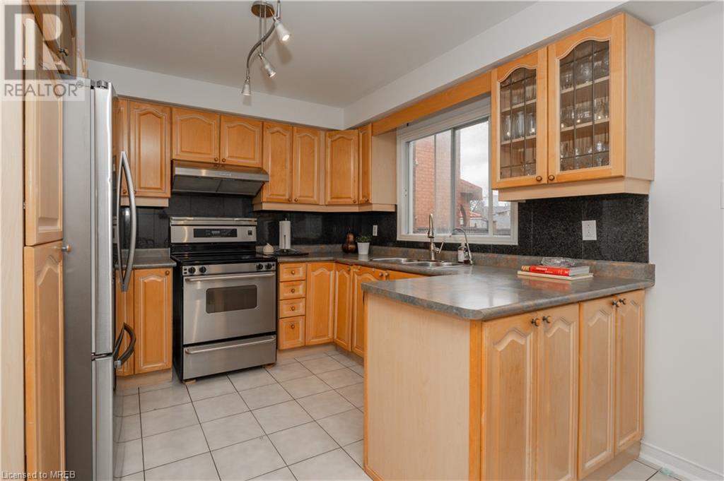 952 Summerbreeze Court, Mississauga, Ontario  L5V 1C9 - Photo 8 - 40560563