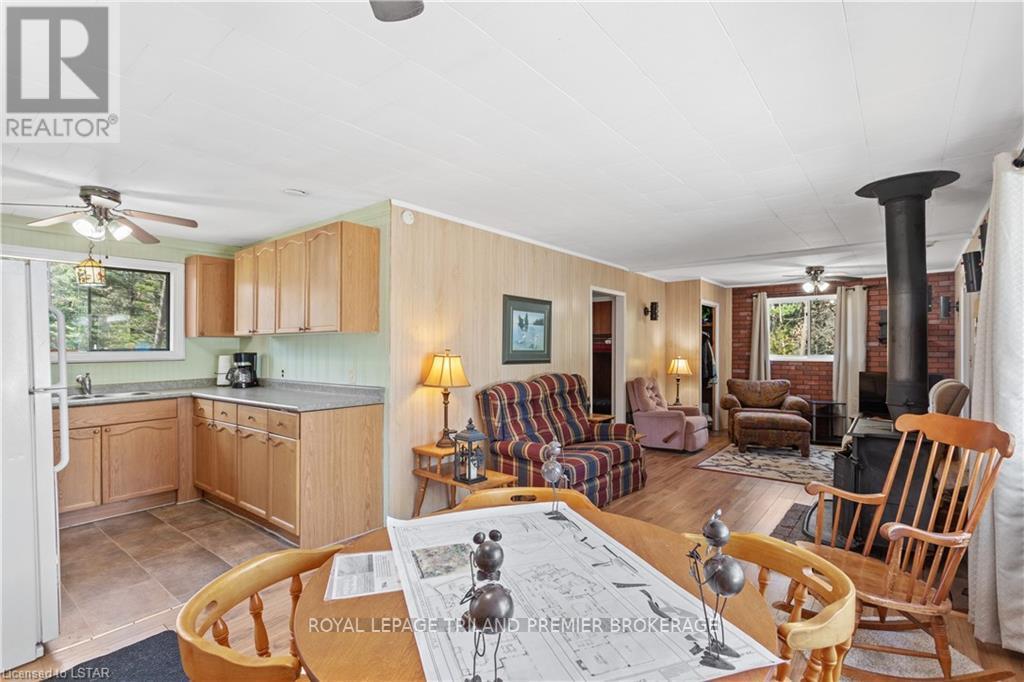 7936 Katharine St, Lambton Shores, Ontario  N0M 2L0 - Photo 10 - X8236872