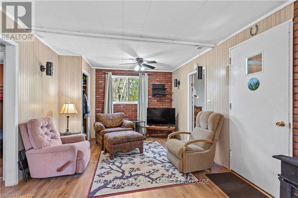 7936 Katharine St, Lambton Shores, Ontario  N0M 2L0 - Photo 13 - X8236872