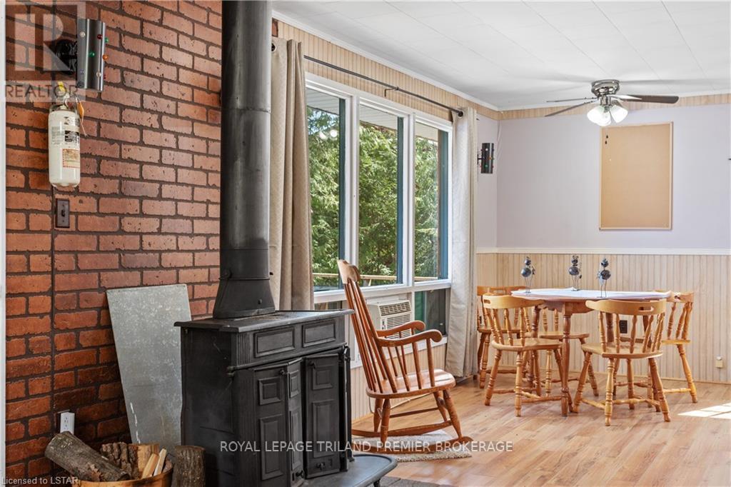 7936 Katharine St, Lambton Shores, Ontario  N0M 2L0 - Photo 14 - X8236872