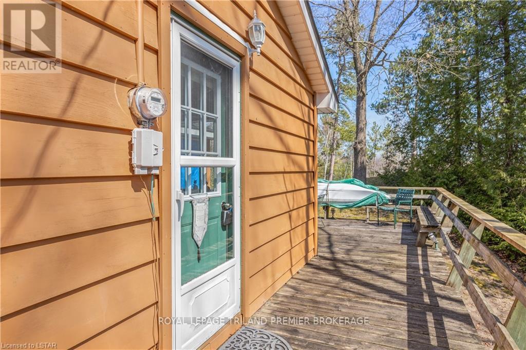 7936 Katharine St, Lambton Shores, Ontario  N0M 2L0 - Photo 23 - X8236872