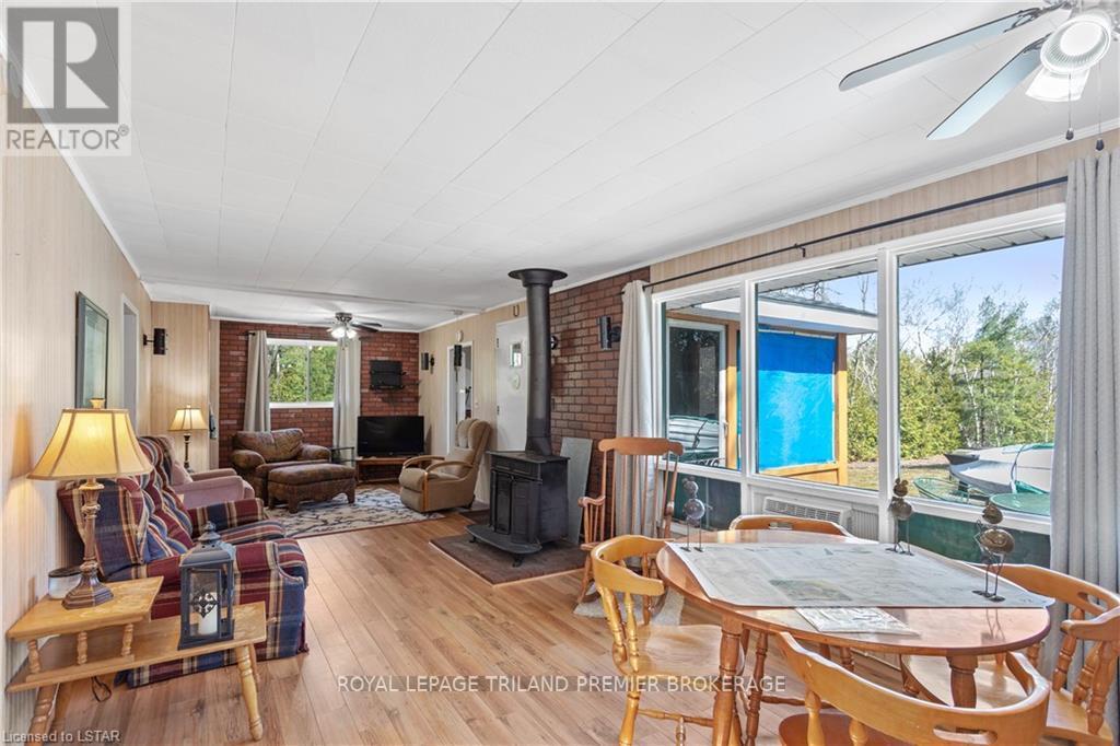 7936 Katharine St, Lambton Shores, Ontario  N0M 2L0 - Photo 9 - X8236872