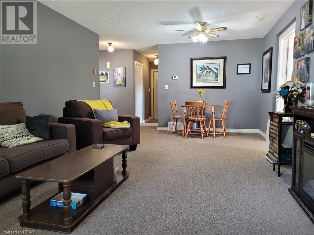 28 Briarwood Crescent, Morris-Turnberry, Ontario  N0G 2W0 - Photo 4 - 40571742
