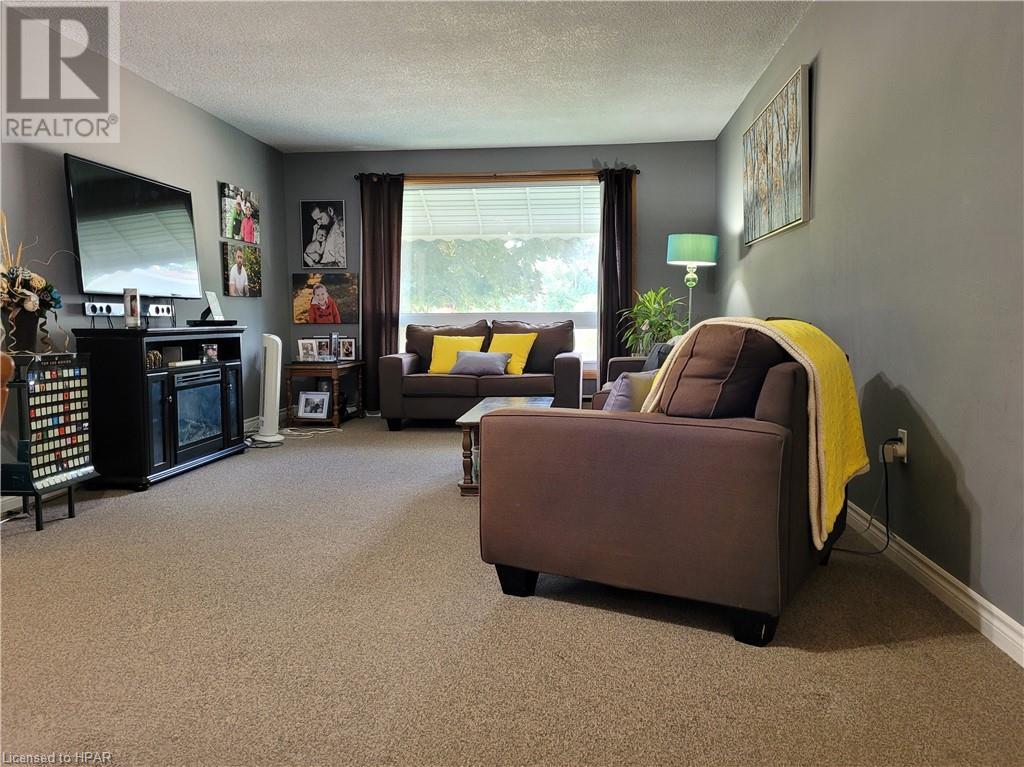 28 Briarwood Crescent, Morris-Turnberry, Ontario  N0G 2W0 - Photo 2 - 40571742