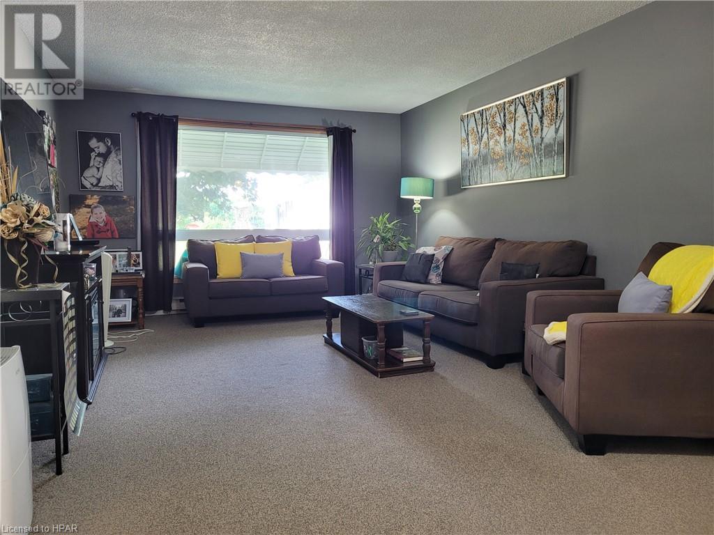 28 Briarwood Crescent, Morris-Turnberry, Ontario  N0G 2W0 - Photo 3 - 40571742